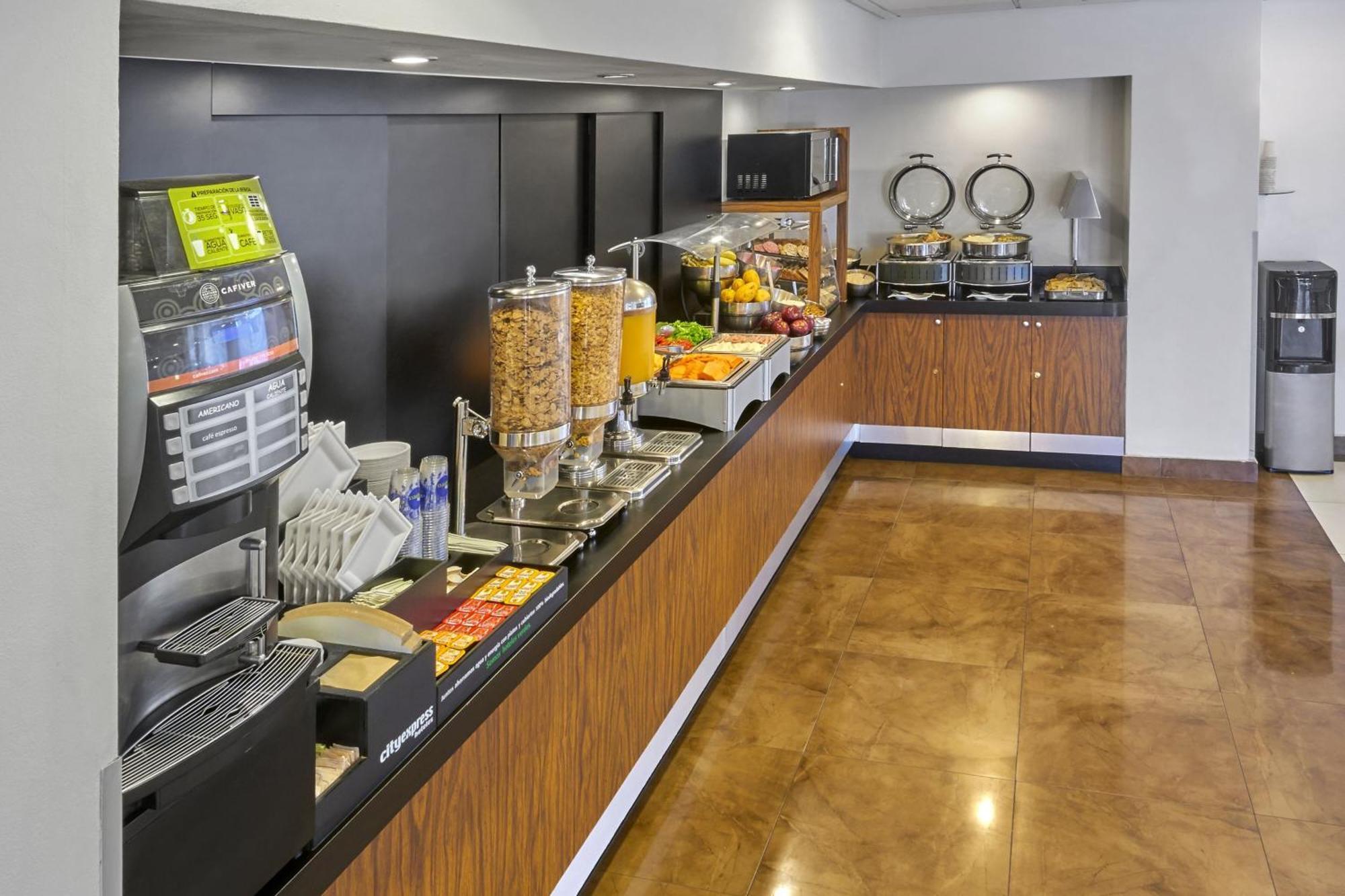 City Express By Marriott Queretaro Jurica المظهر الخارجي الصورة