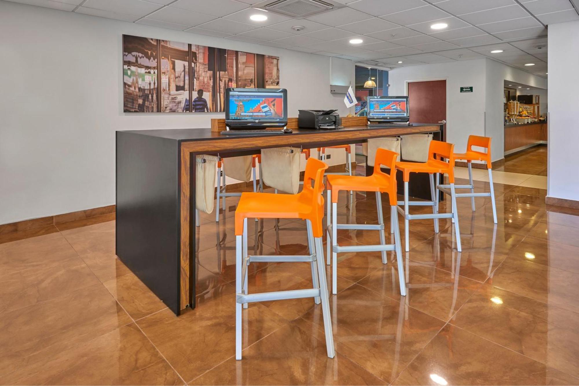 City Express By Marriott Queretaro Jurica المظهر الخارجي الصورة